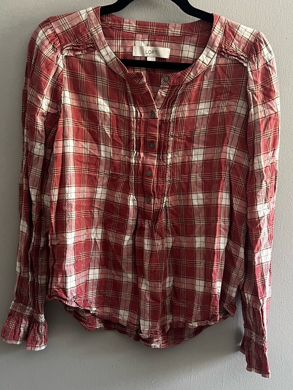 LOFT Red and White Plaid Buttoni-Front Women's Shirt Size S